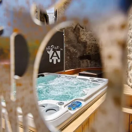 De L'hotel De La Poste シャンボン・シュル・ラック