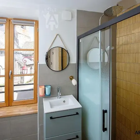 別荘 De L'hotel De La Poste シャンボン・シュル・ラック